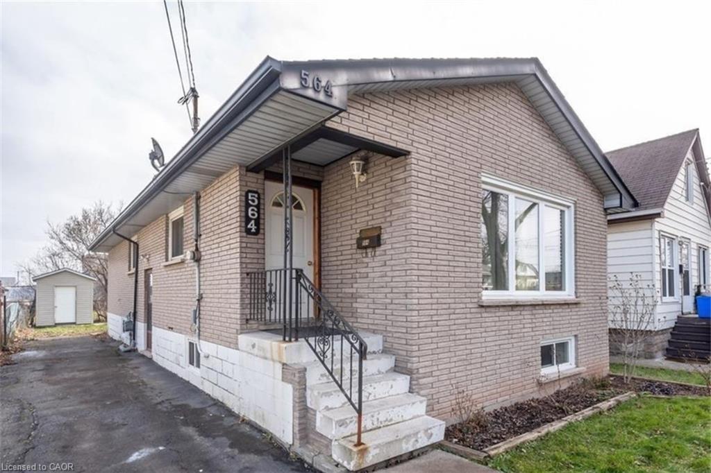 Upper-564 Waterloo Street, Hamilton, ON - Outdoor