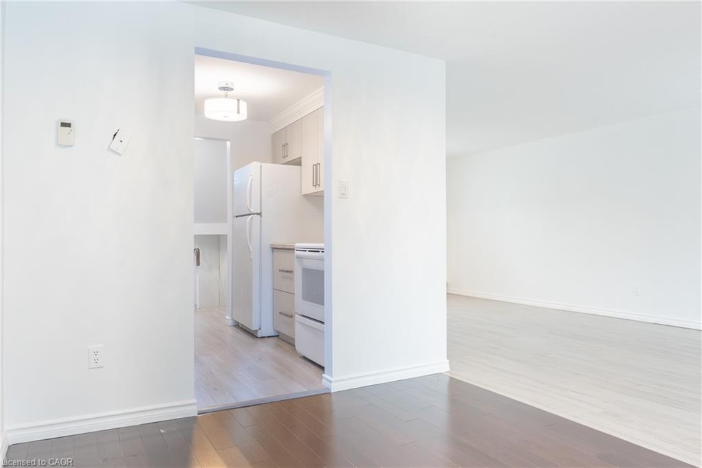 2-643 Albert Street, Waterloo, ON - Indoor