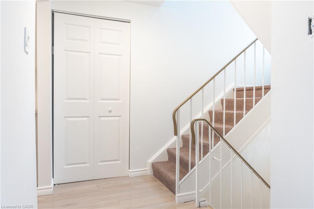 2-643 Albert Street, Waterloo, ON - Indoor Photo Showing Other Room