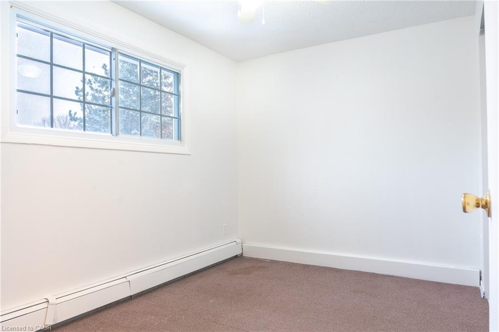 2-643 Albert Street, Waterloo, ON - Indoor Photo Showing Other Room