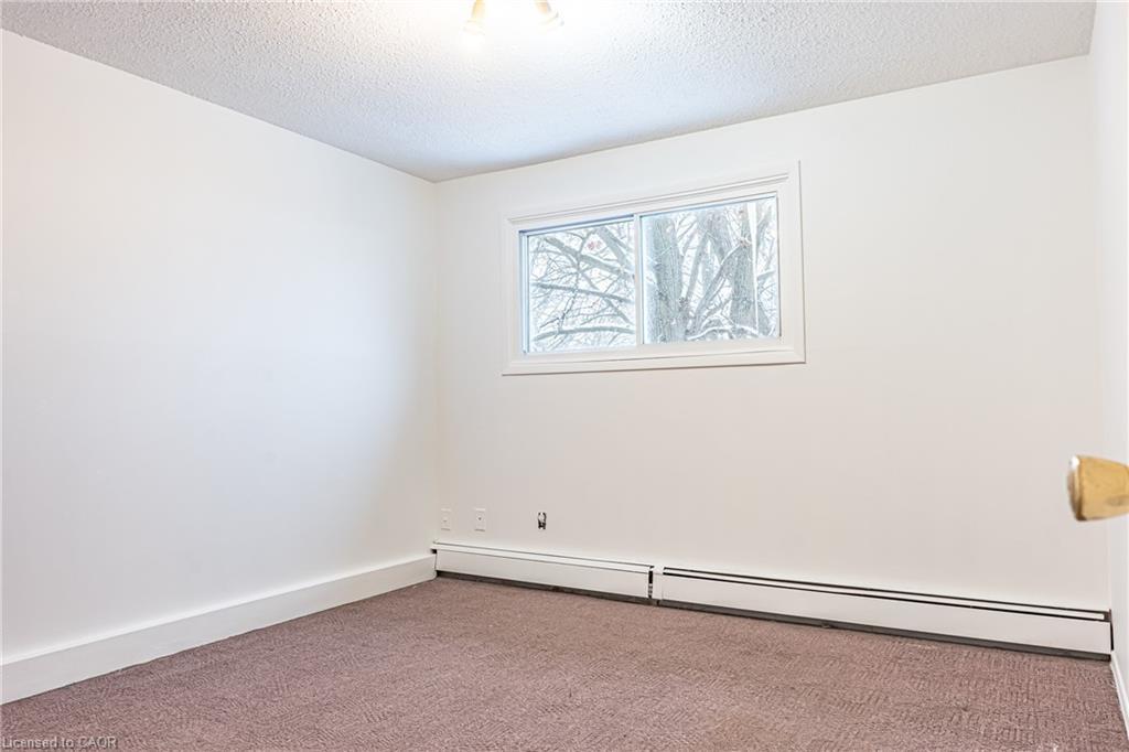 2-643 Albert Street, Waterloo, ON - Indoor Photo Showing Other Room