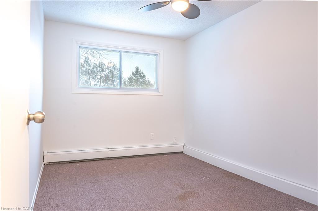 2-643 Albert Street, Waterloo, ON - Indoor Photo Showing Other Room