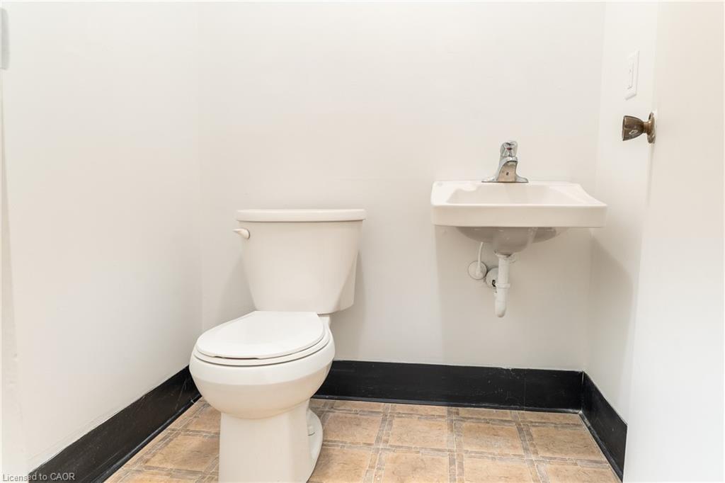 2-643 Albert Street, Waterloo, ON - Indoor Photo Showing Bathroom