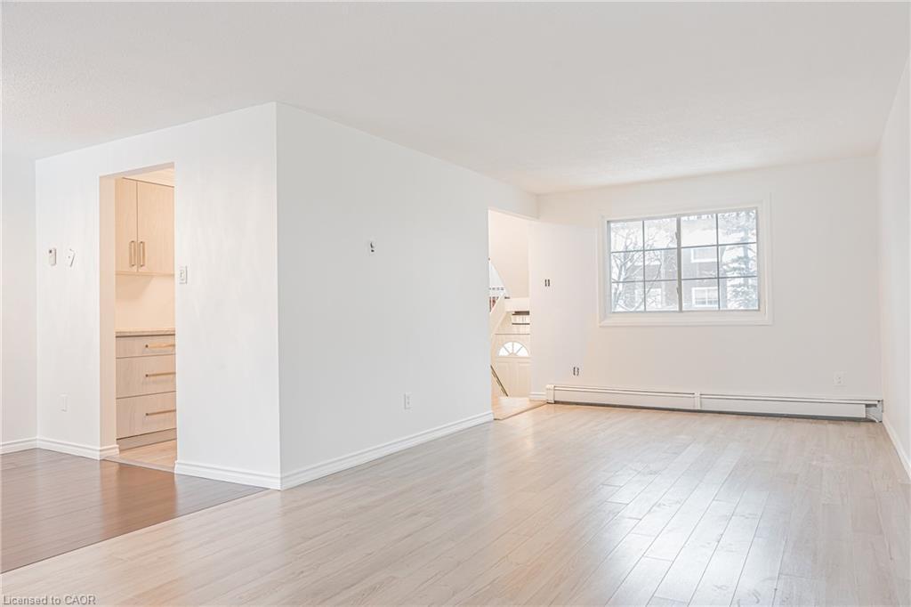2-643 Albert Street, Waterloo, ON - Indoor Photo Showing Other Room