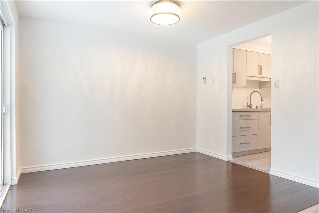 2-643 Albert Street, Waterloo, ON - Indoor Photo Showing Other Room