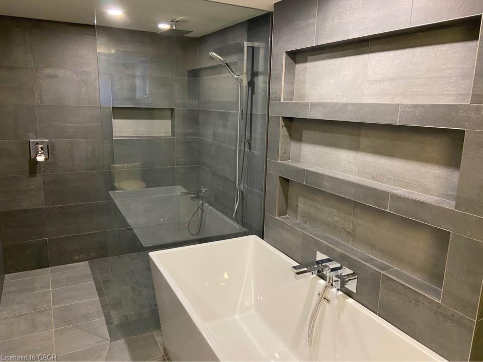 56 Woolwich Street N, Breslau, ON - Indoor Photo Showing Bathroom