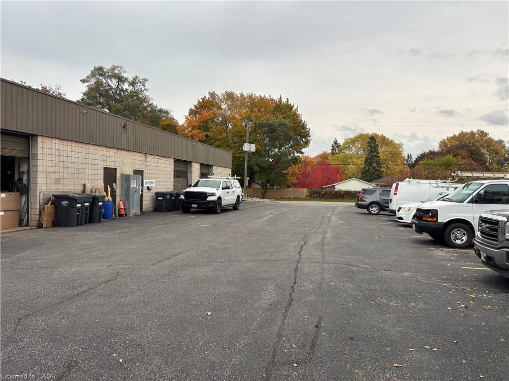 2/3-483 Enfield Road, Burlington, ON