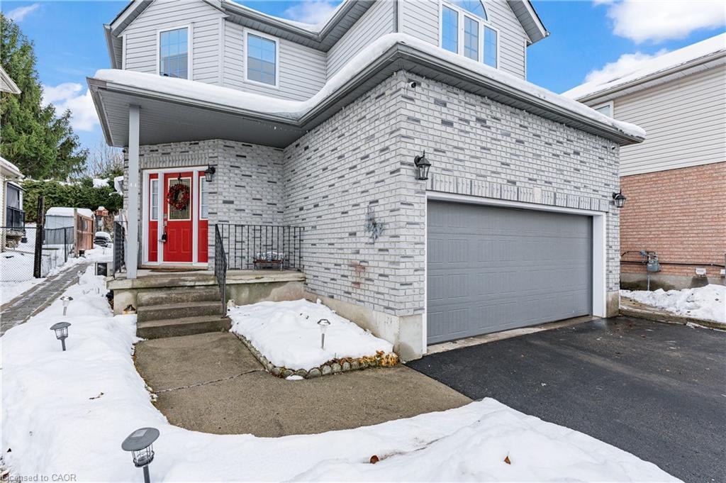 44 Dineen Court, Kitchener, ON - Outdoor