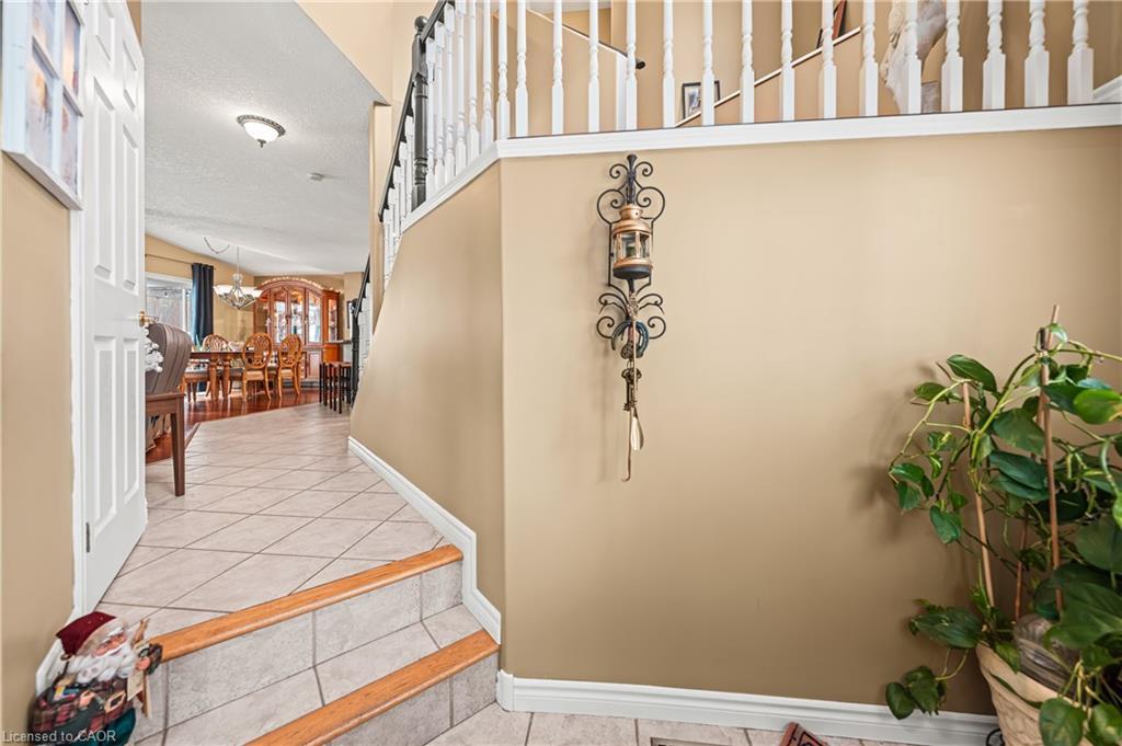 44 Dineen Court, Kitchener, ON - Indoor Photo Showing Other Room