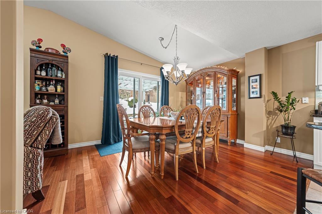 44 Dineen Court, Kitchener, ON - Indoor Photo Showing Dining Room