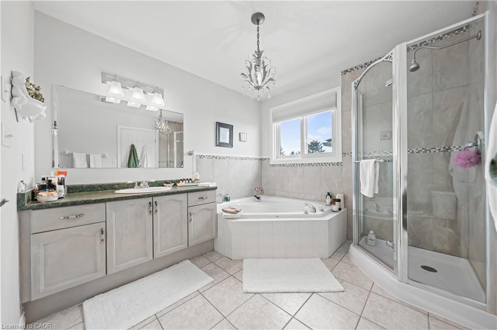 44 Dineen Court, Kitchener, ON - Indoor Photo Showing Bathroom