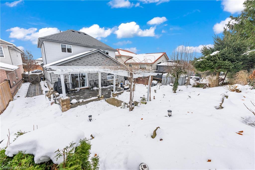 44 Dineen Court, Kitchener, ON - Outdoor