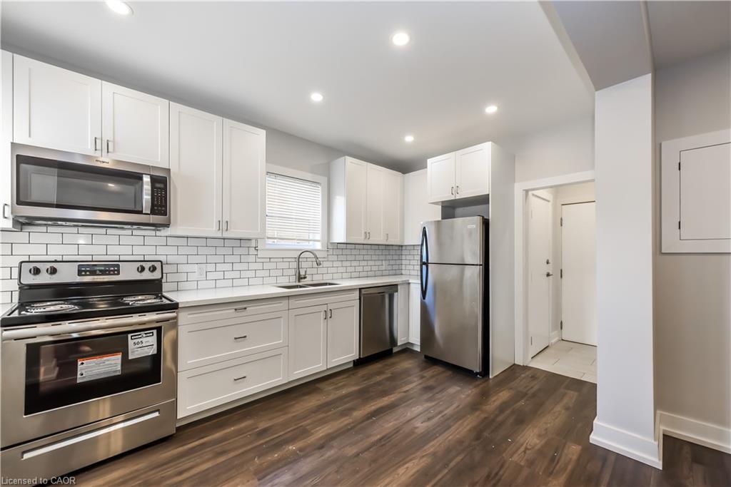 1-78 Balmoral Avenue N, Hamilton, ON - Indoor Photo Showing Kitchen With Stainless Steel Kitchen With Upgraded Kitchen