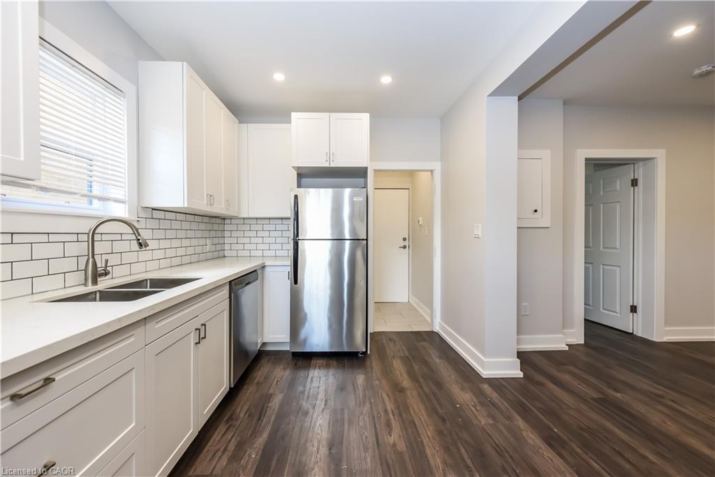 1-78 Balmoral Avenue N, Hamilton, ON - Indoor Photo Showing Kitchen With Stainless Steel Kitchen With Double Sink