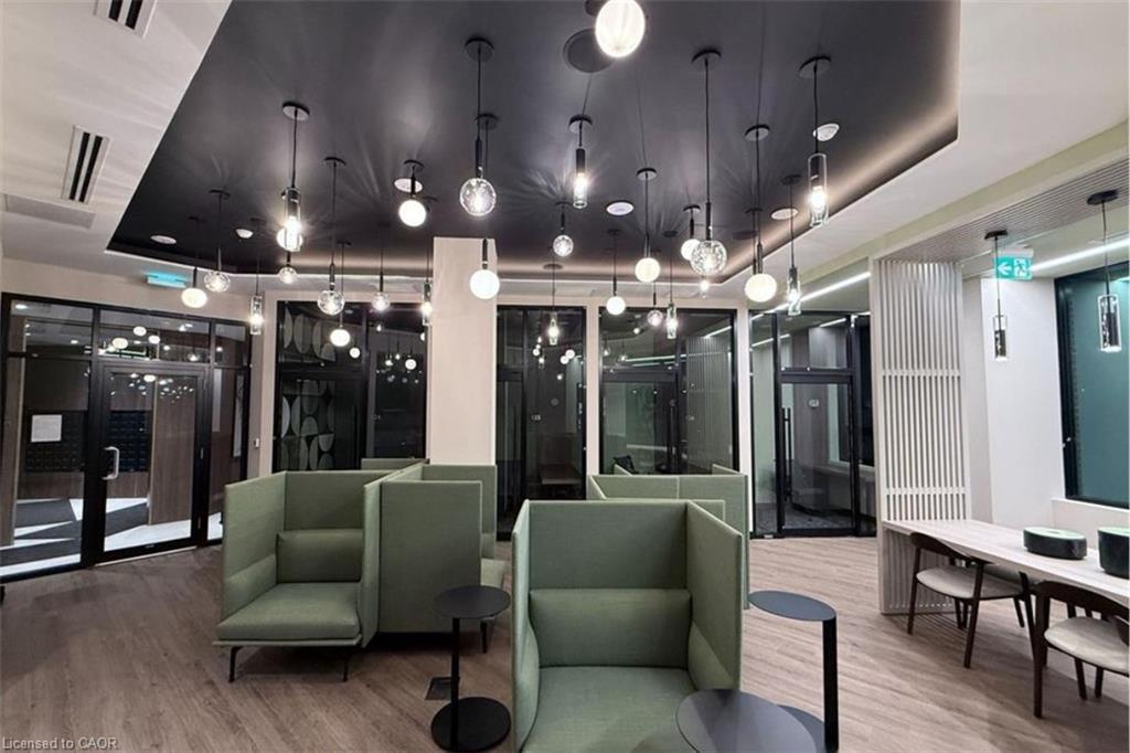 251-2501 Saw Whet Boulevard, Oakville, ON - Indoor Photo Showing Other Room