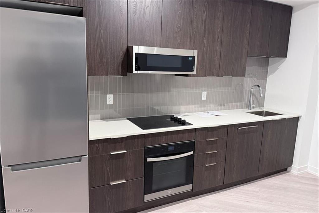 251-2501 Saw Whet Boulevard, Oakville, ON - Indoor Photo Showing Kitchen