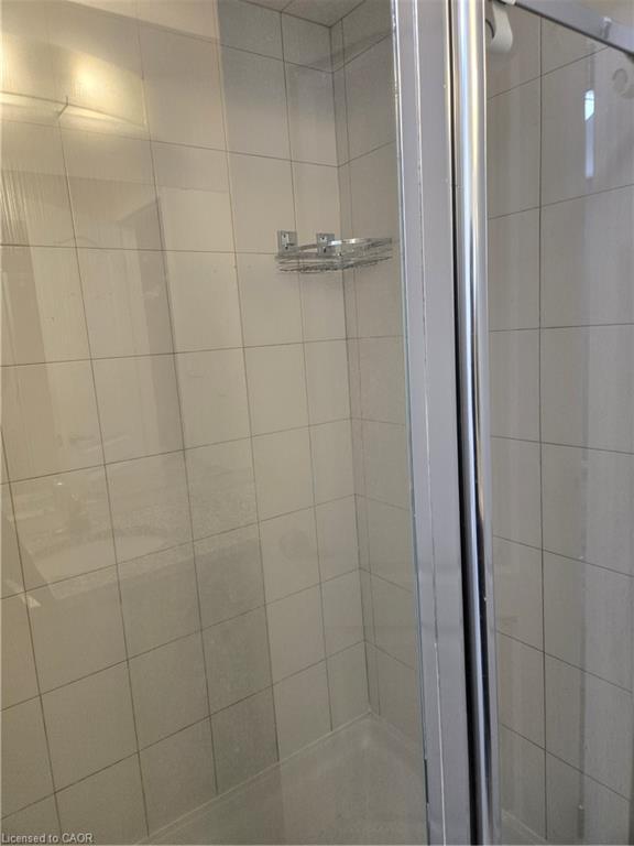 31 Cactus Crescent, Stoney Creek, ON - Indoor Photo Showing Bathroom