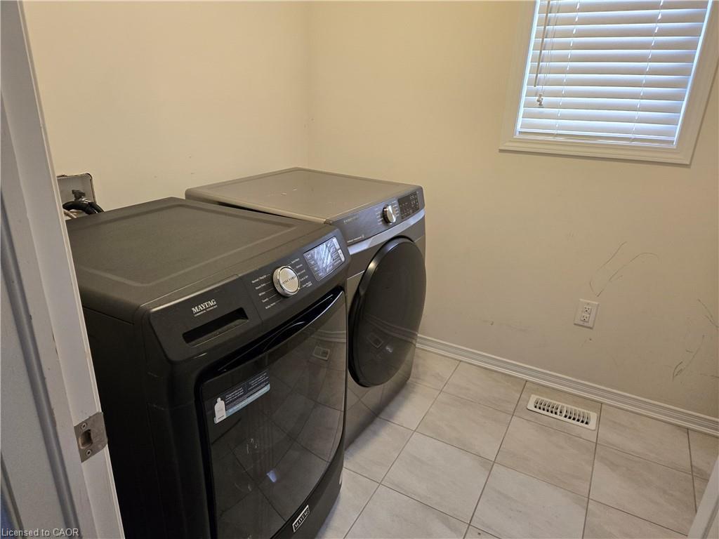31 Cactus Crescent, Stoney Creek, ON - Indoor Photo Showing Laundry Room