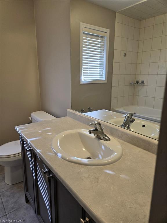 31 Cactus Crescent, Stoney Creek, ON - Indoor Photo Showing Bathroom