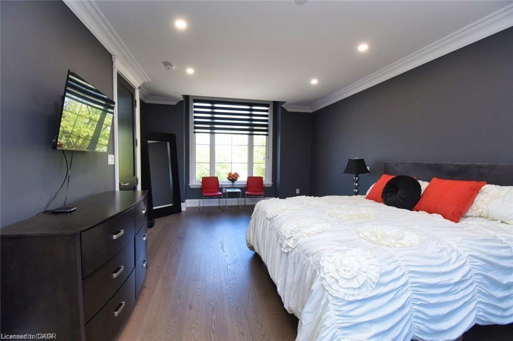 68 Mountain Brow Boulevard, Hamilton, ON - Indoor Photo Showing Bedroom