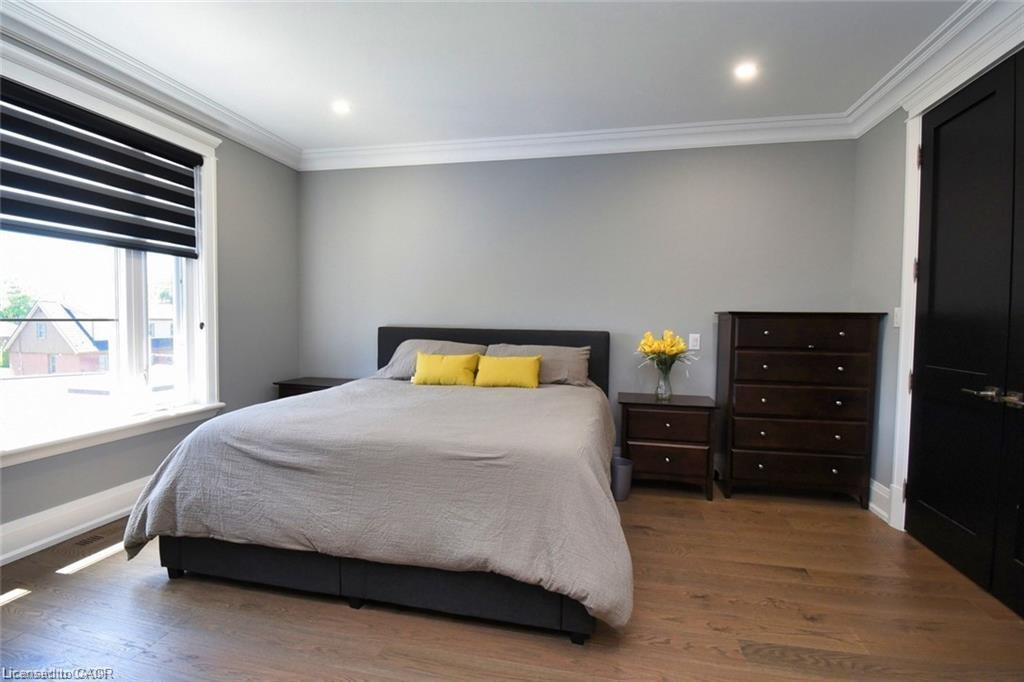 68 Mountain Brow Boulevard, Hamilton, ON - Indoor Photo Showing Bedroom