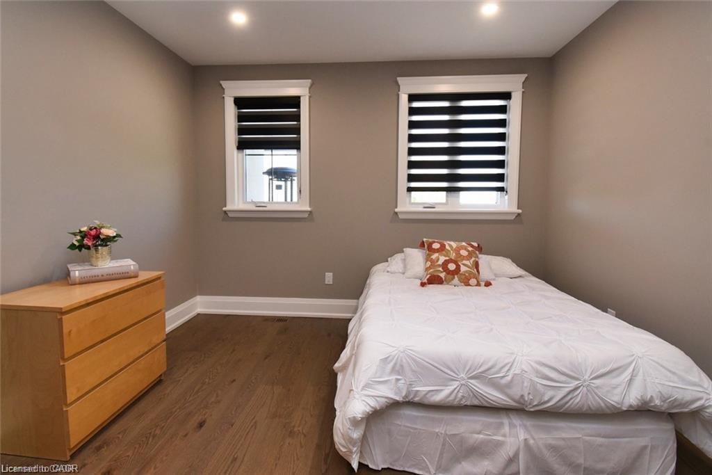 68 Mountain Brow Boulevard, Hamilton, ON - Indoor Photo Showing Bedroom