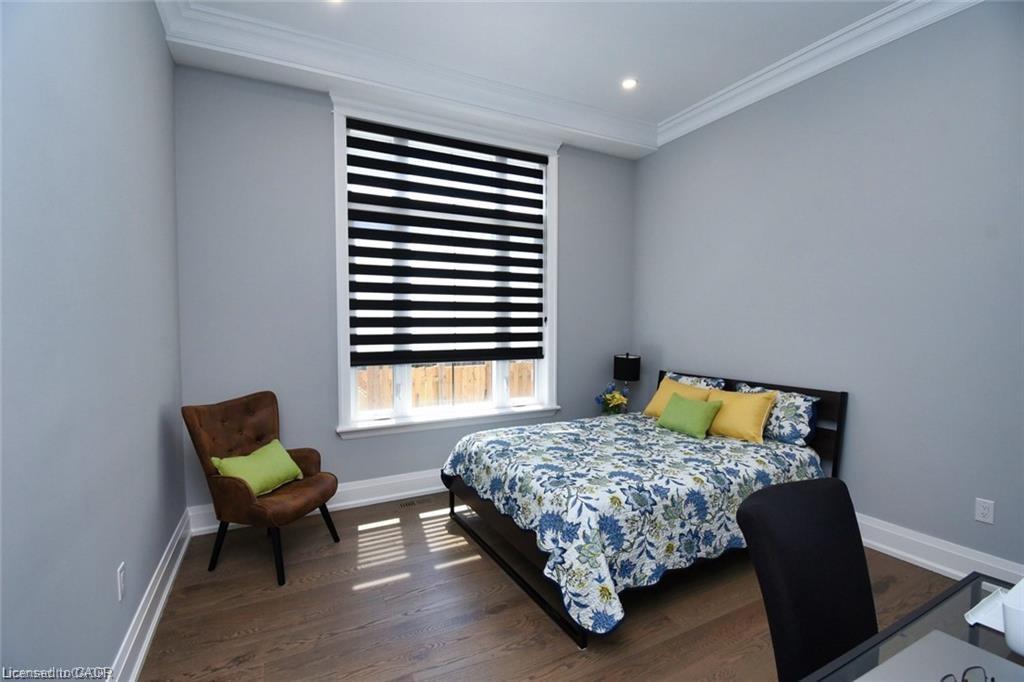 68 Mountain Brow Boulevard, Hamilton, ON - Indoor Photo Showing Bedroom