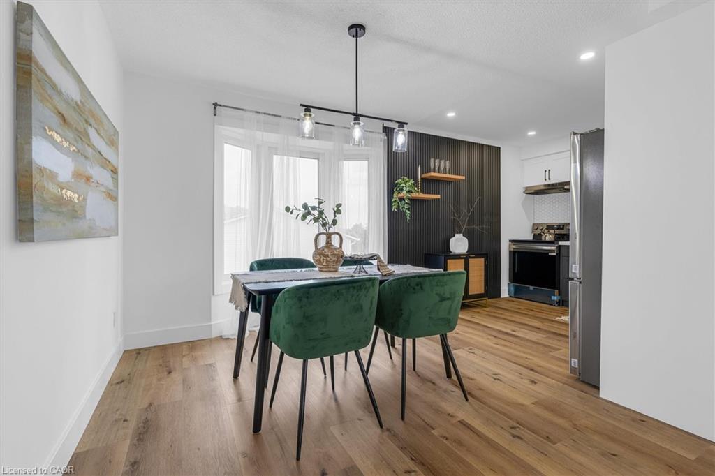 10-1255 Upper Gage Avenue, Hamilton, ON - Indoor Photo Showing Dining Room