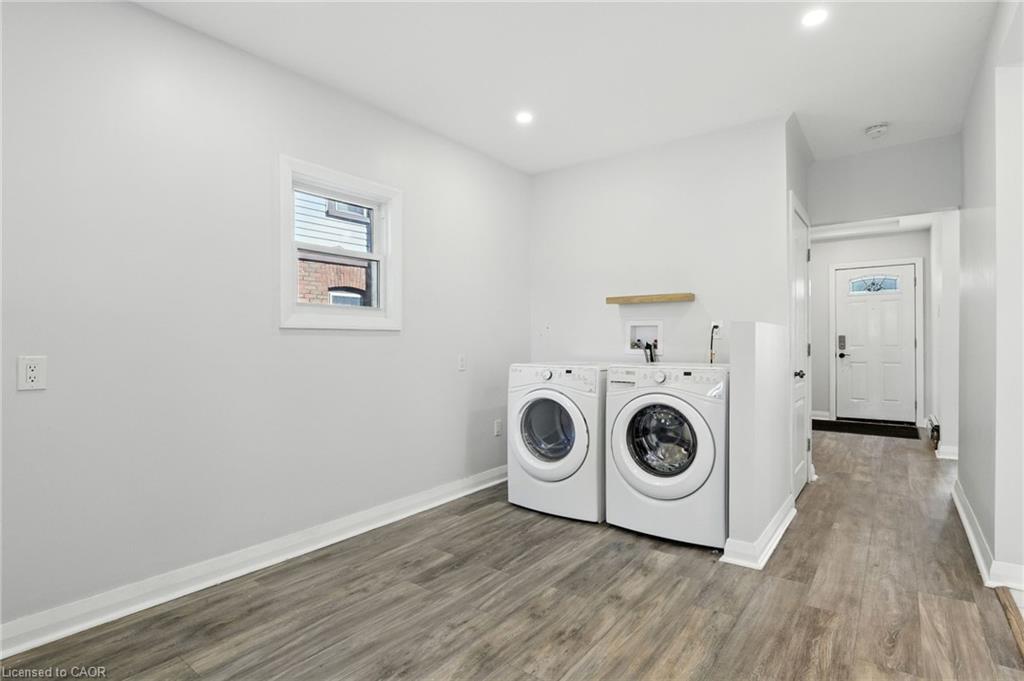 5039 Armoury Street, Niagara Falls, ON - Indoor Photo Showing Laundry Room