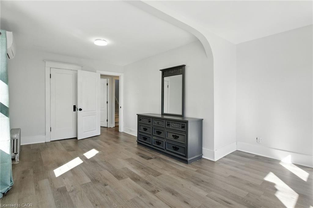 5039 Armoury Street, Niagara Falls, ON - Indoor