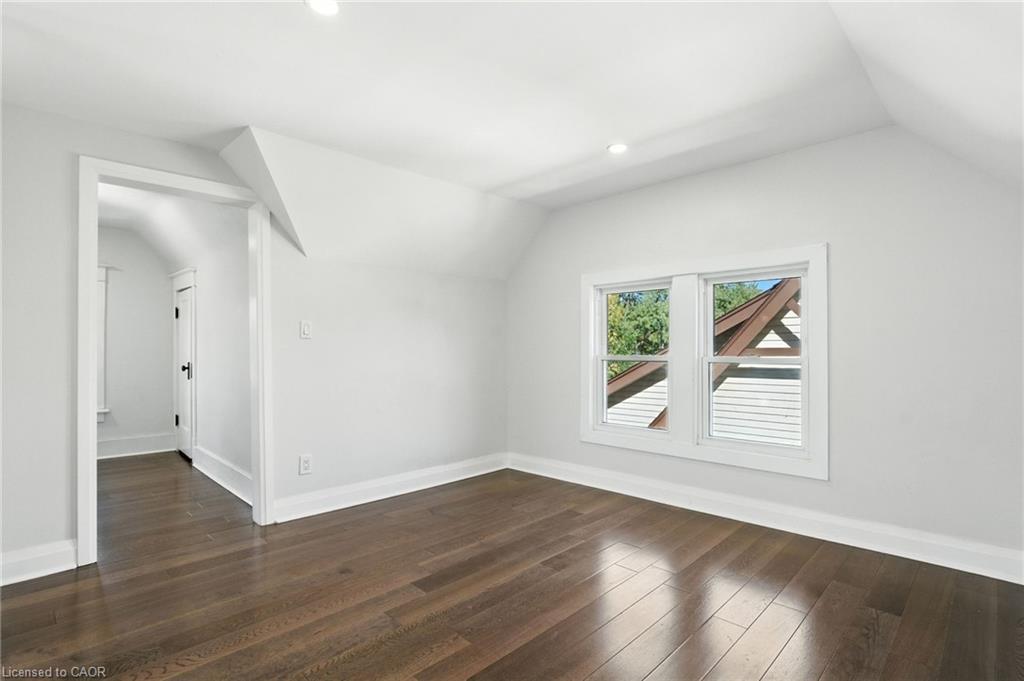 5039 Armoury Street, Niagara Falls, ON - Indoor Photo Showing Other Room