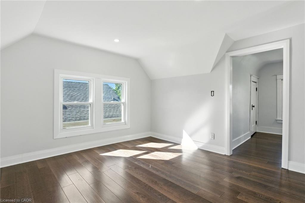 5039 Armoury Street, Niagara Falls, ON - Indoor Photo Showing Other Room