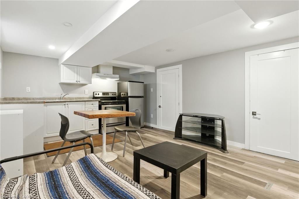 5039 Armoury Street, Niagara Falls, ON - Indoor