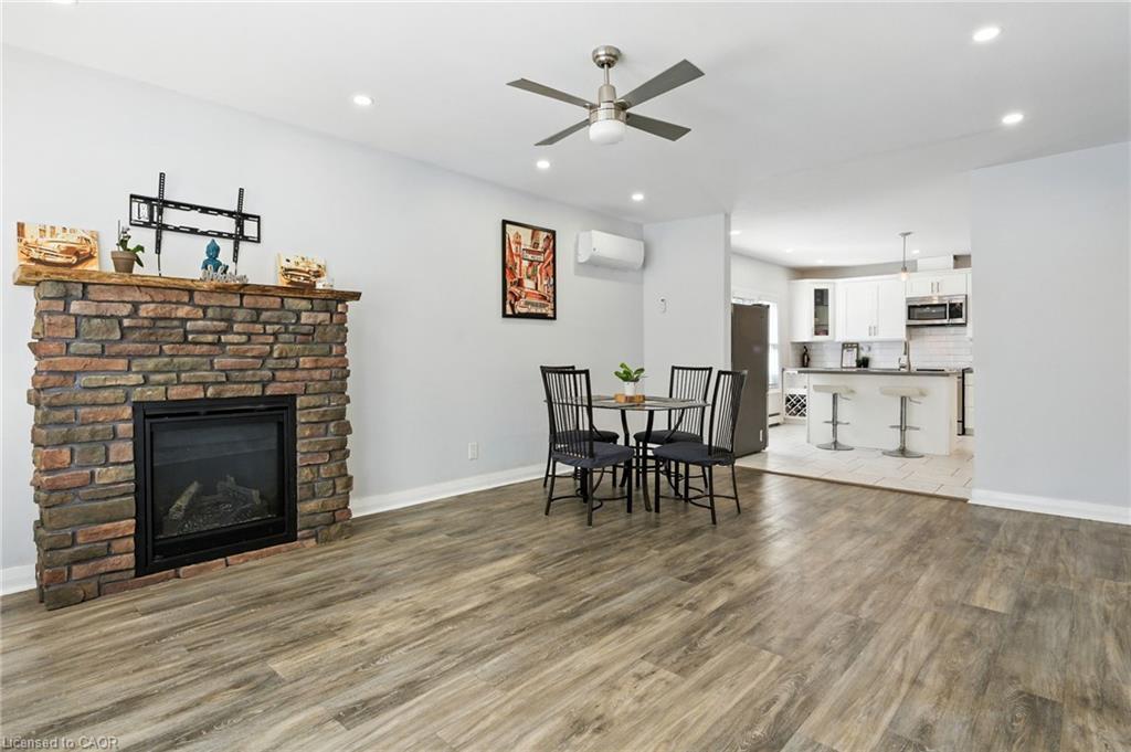 5039 Armoury Street, Niagara Falls, ON - Indoor With Fireplace