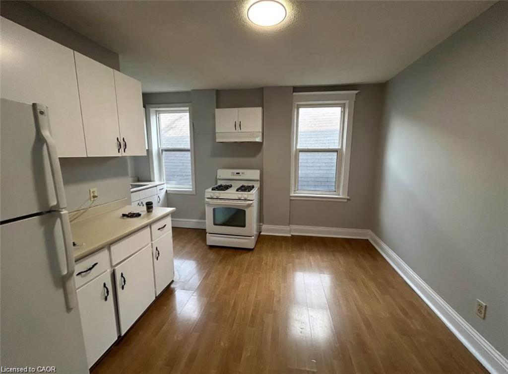 5-144 Locke Street S, Hamilton, ON - Indoor Photo Showing Kitchen