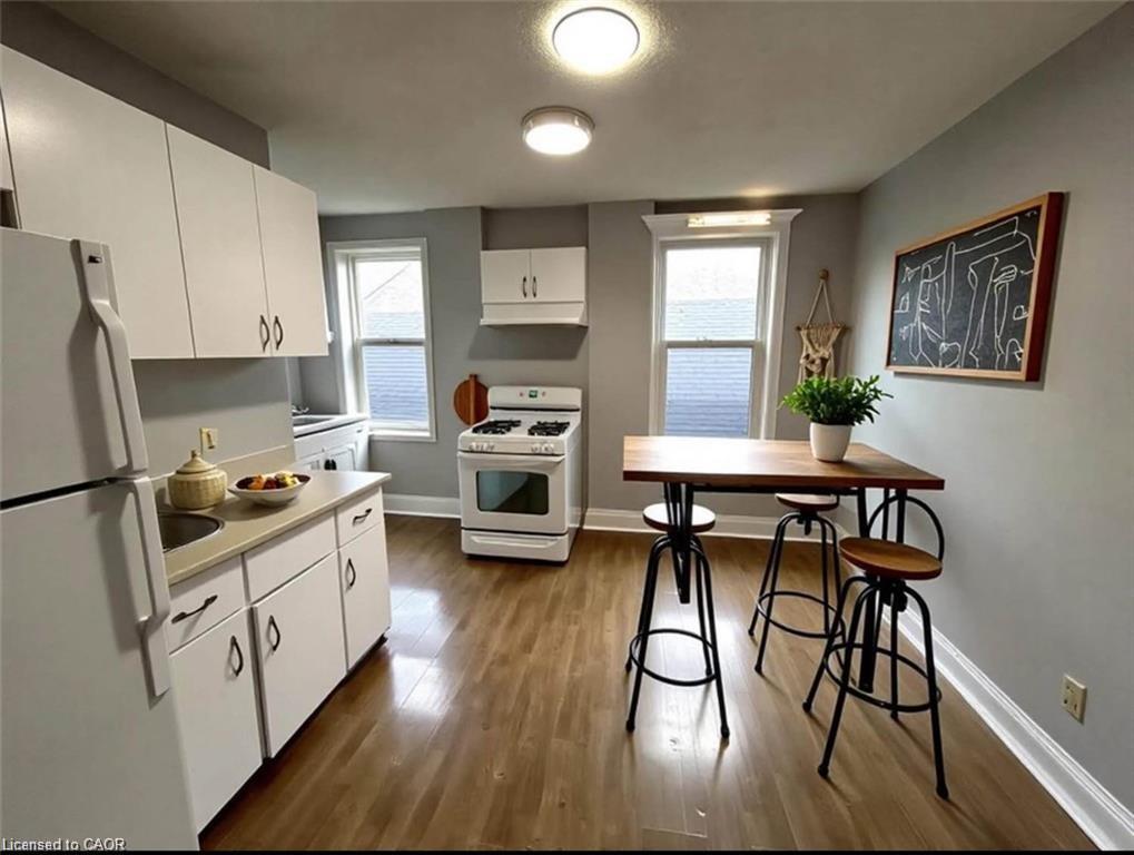 5-144 Locke Street S, Hamilton, ON - Indoor Photo Showing Kitchen