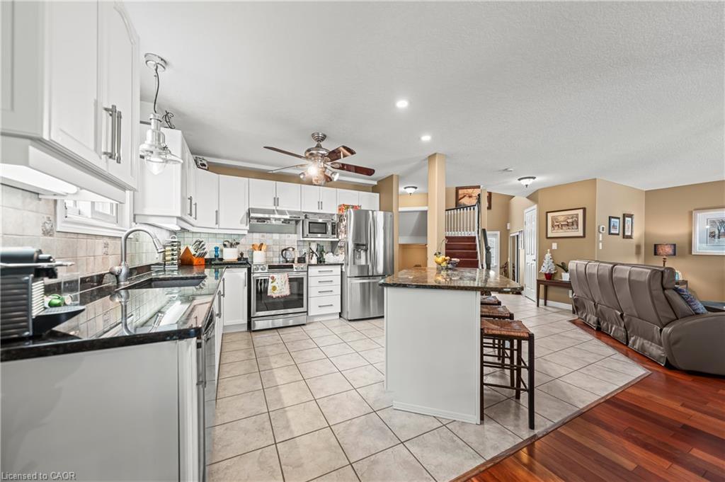 44 Dineen Court, Kitchener, ON - Indoor Photo Showing Kitchen With Upgraded Kitchen