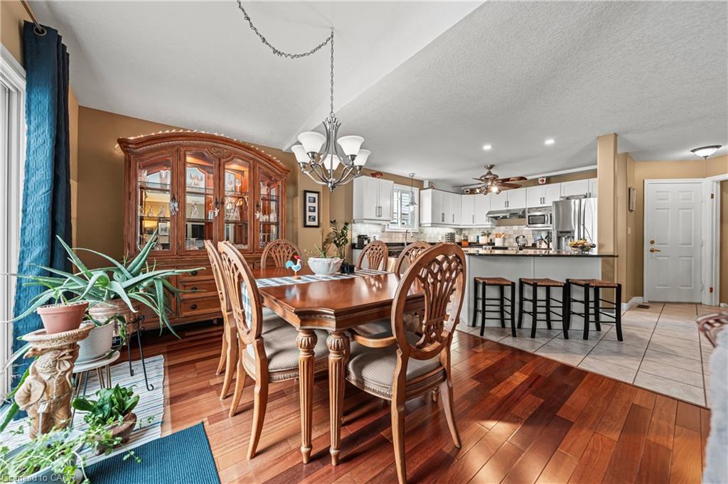 44 Dineen Court, Kitchener, ON - Indoor Photo Showing Dining Room