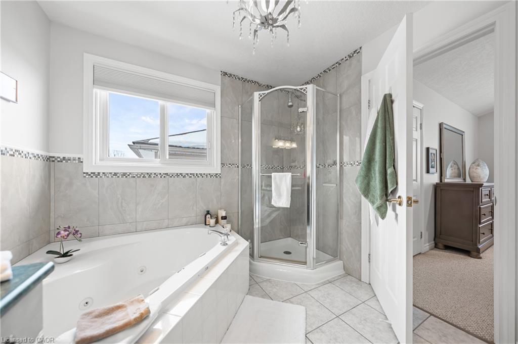 44 Dineen Court, Kitchener, ON - Indoor Photo Showing Bathroom
