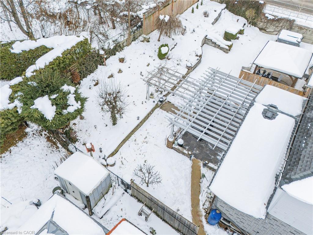 44 Dineen Court, Kitchener, ON - Outdoor