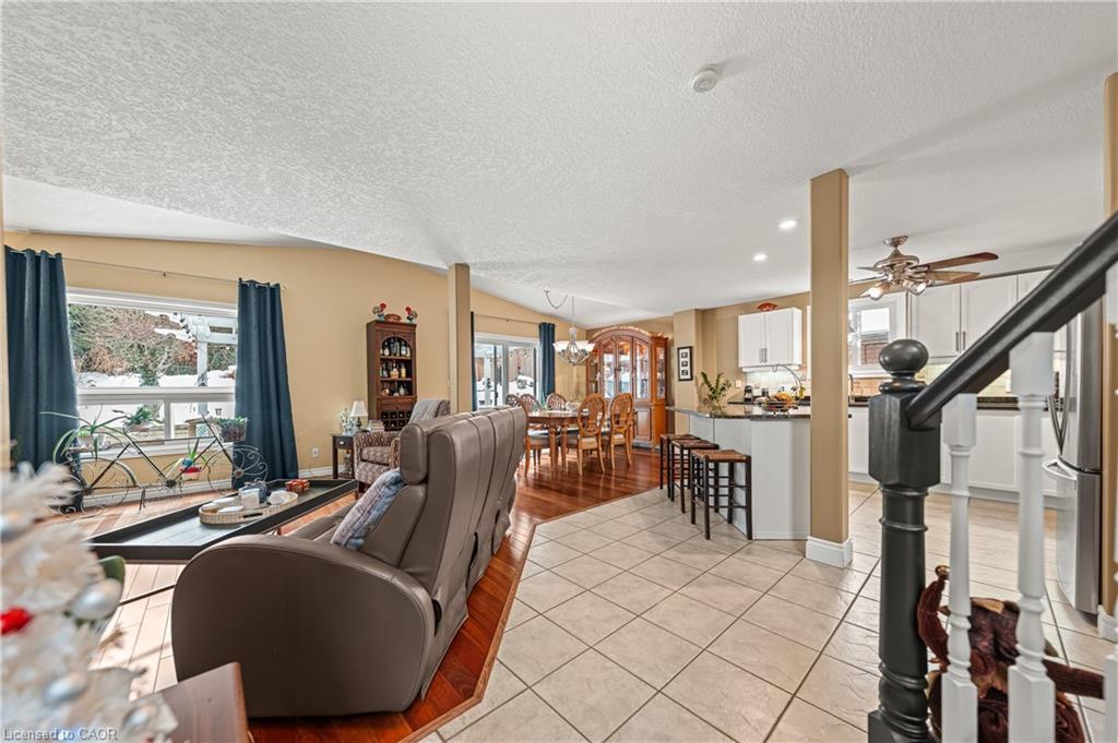 44 Dineen Court, Kitchener, ON - Indoor