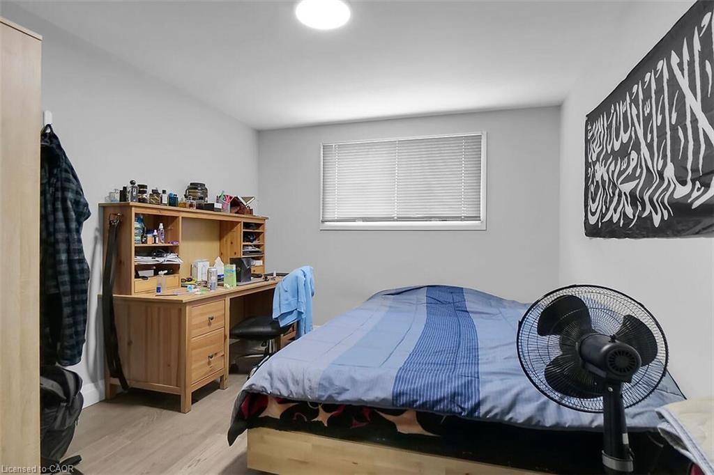 17 Locust Crescent, London, ON - Indoor Photo Showing Bedroom