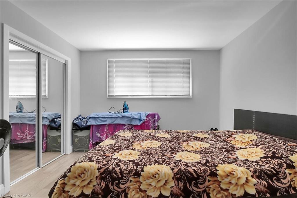 17 Locust Crescent, London, ON - Indoor Photo Showing Bedroom