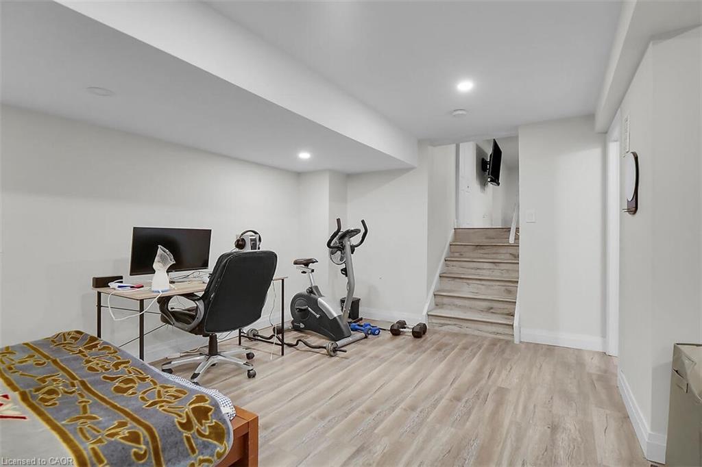 17 Locust Crescent, London, ON - Indoor