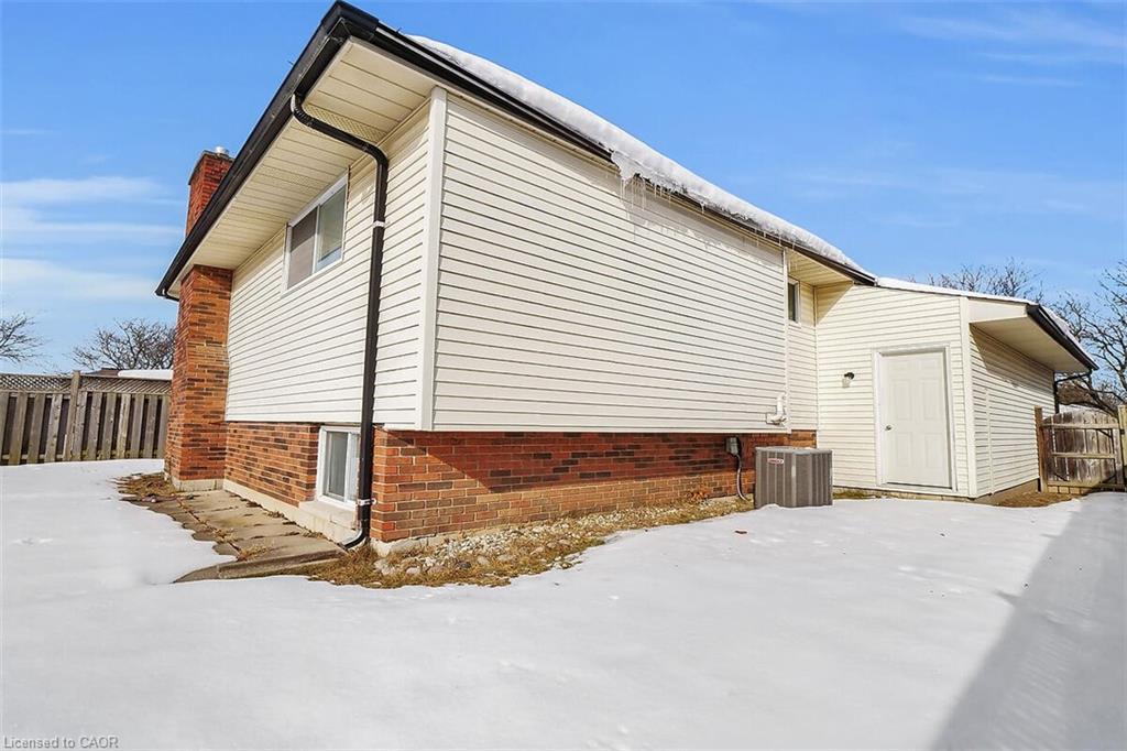 17 Locust Crescent, London, ON - Outdoor With Exterior