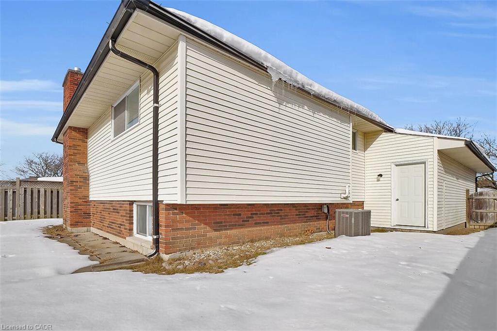 17 Locust Crescent, London, ON - Outdoor With Exterior