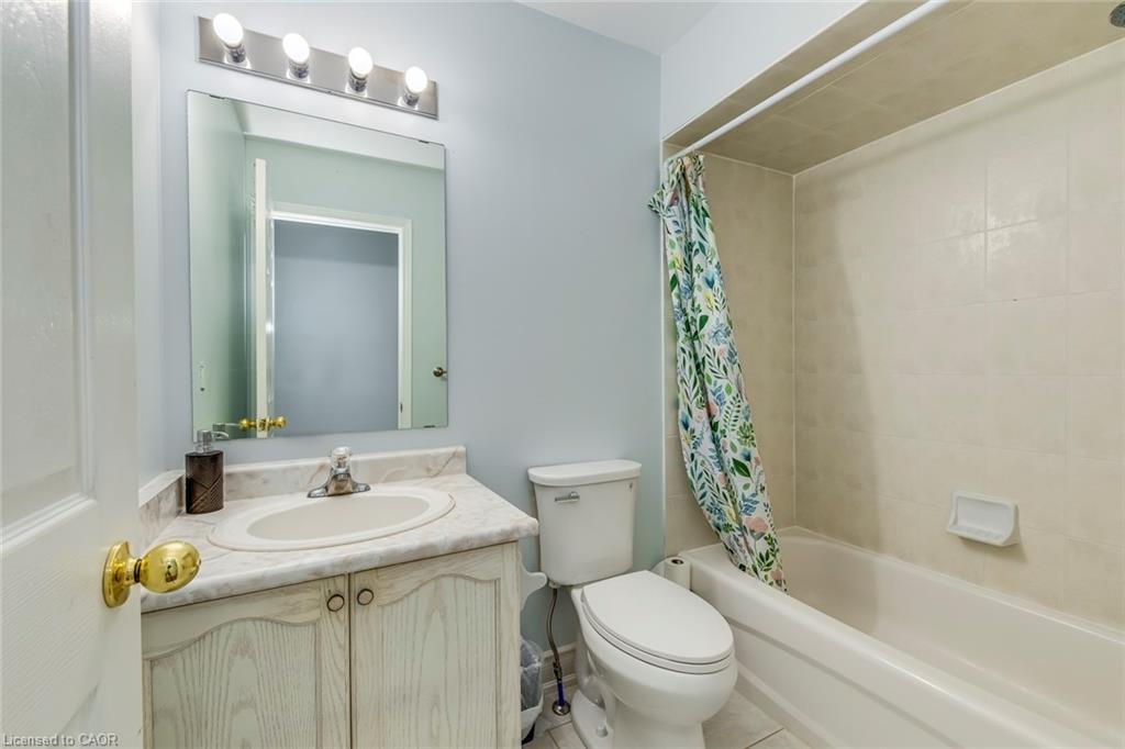 4084 Kryzan Drive, Burlington, ON - Indoor Photo Showing Bathroom