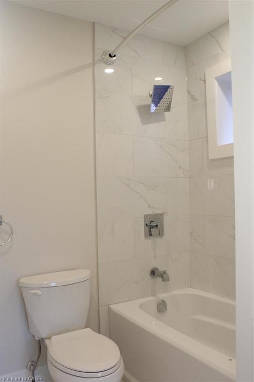 1-155 Prospect Street N, Hamilton, ON - Indoor Photo Showing Bathroom