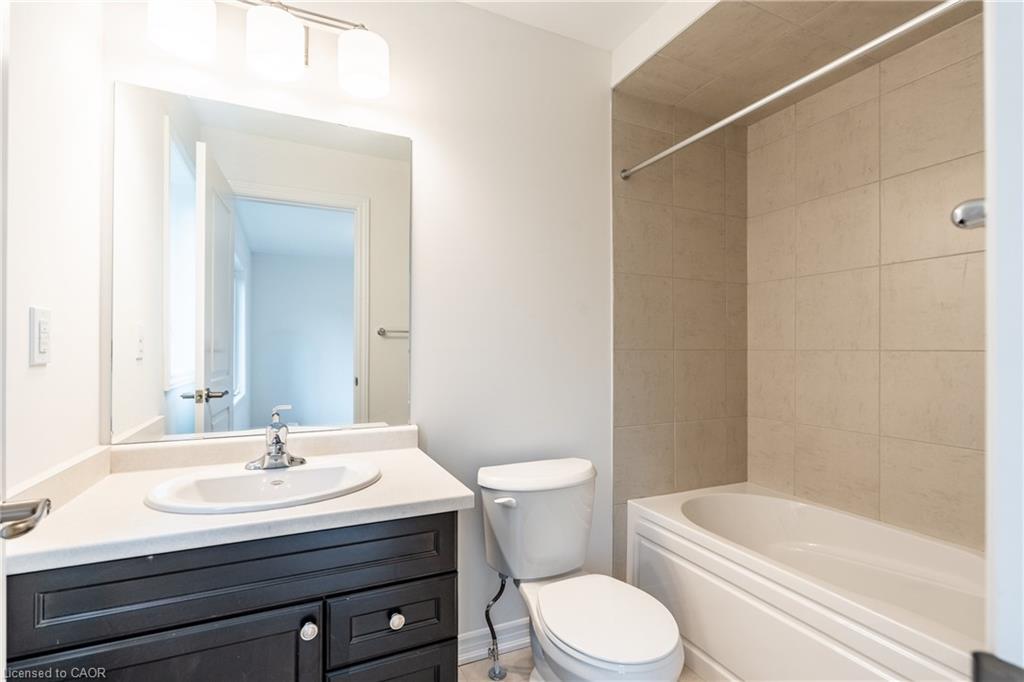 20-620 Colborne Street W, Brantford, ON - Indoor Photo Showing Bathroom