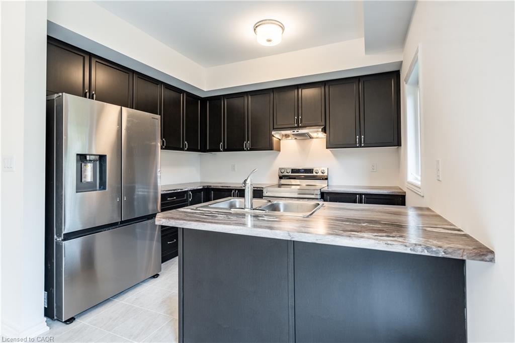 20-620 Colborne Street W, Brantford, ON - Indoor Photo Showing Kitchen